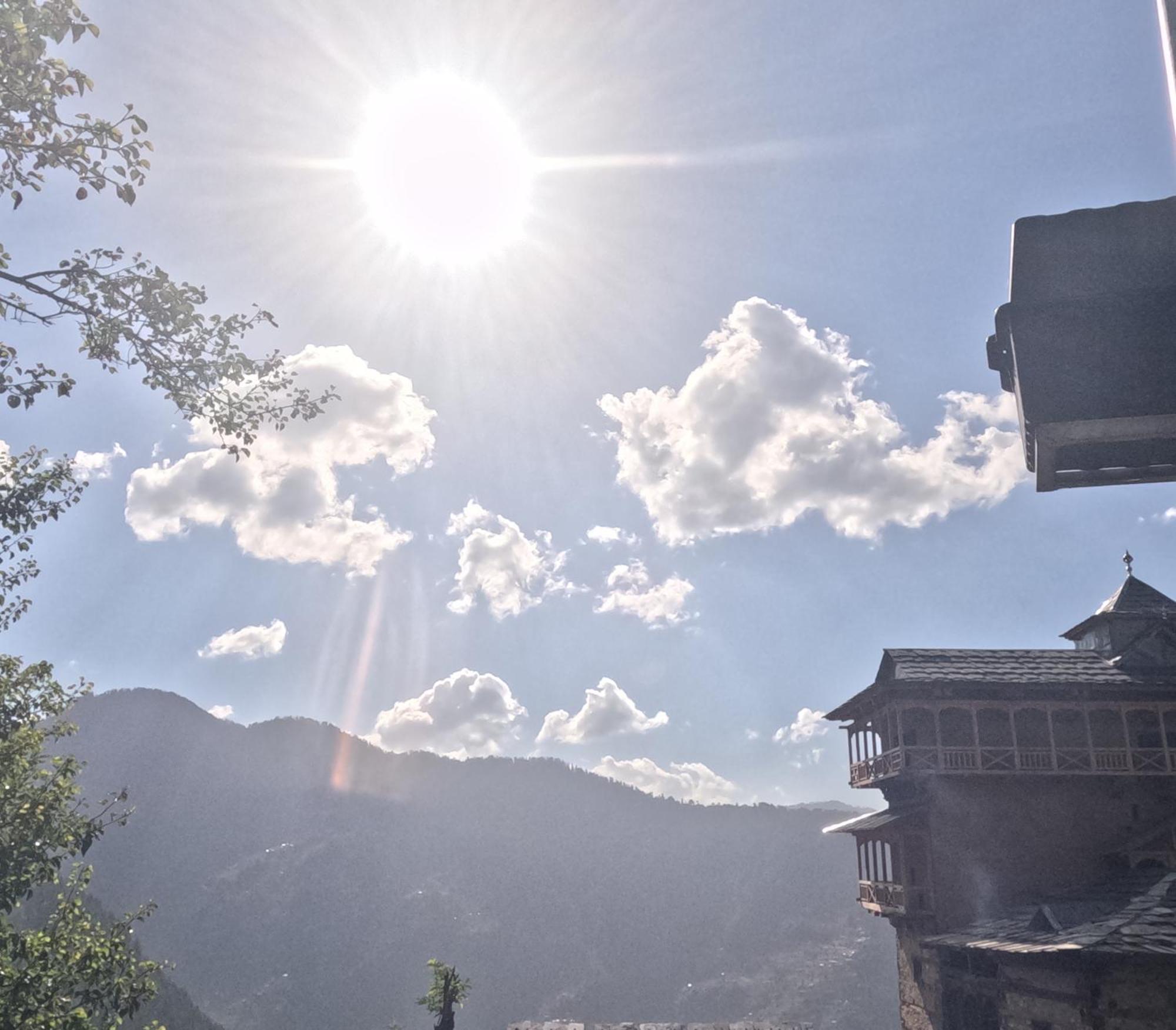 Mozo Inn&Cafe Jibhi Banjār Exterior foto
